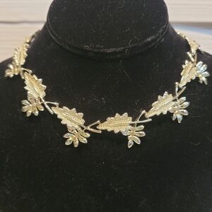 Vintage STAR Gold Tone Leaf Botanical Collar Necklace 1940s-60s Signed